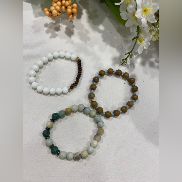 Natural stones and bead wristlets for women. - Picture 3 of 3